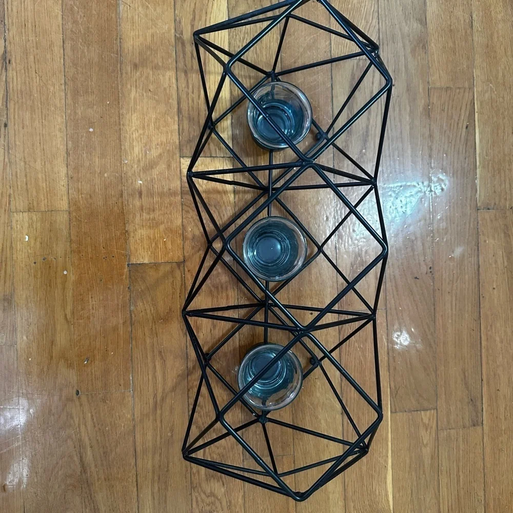 Geometric Black Metal Tealight Holder